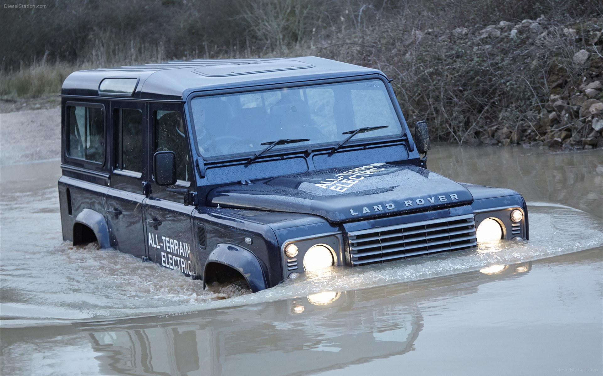 Land Rover Defender Electric Concept 2013
